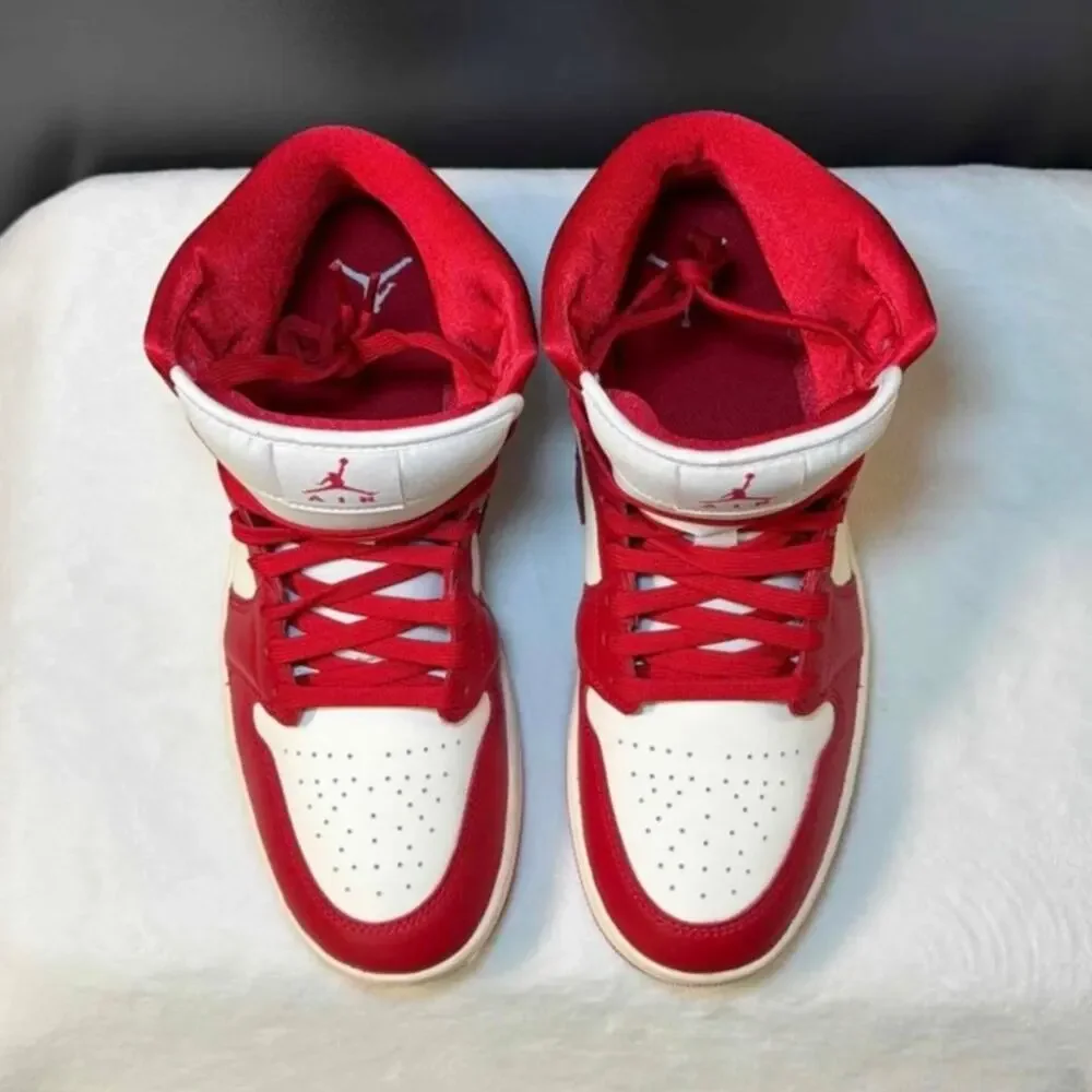 Air Jordan 1 Mid “Valentine’s Day 2025” – HJ9337-106 | 10M/11.5W